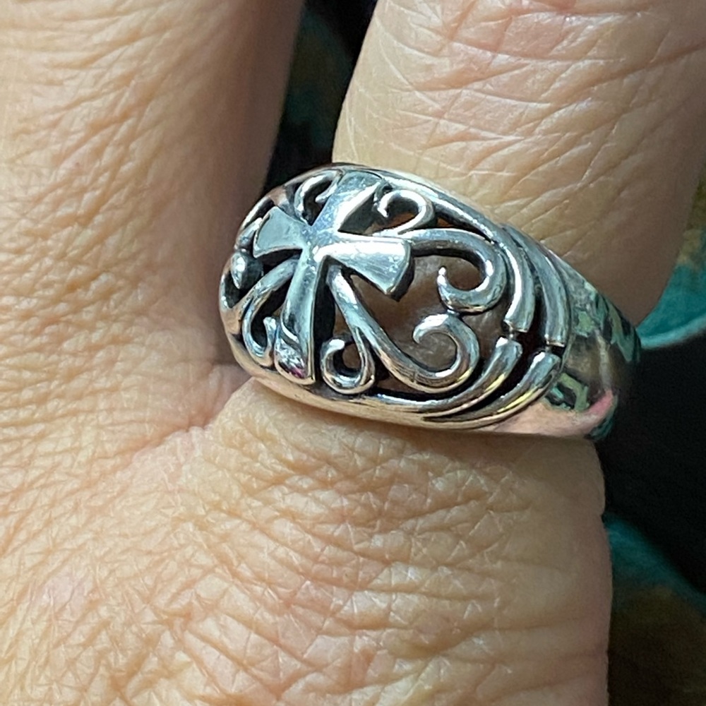 Sterling silver cross ring sz 8